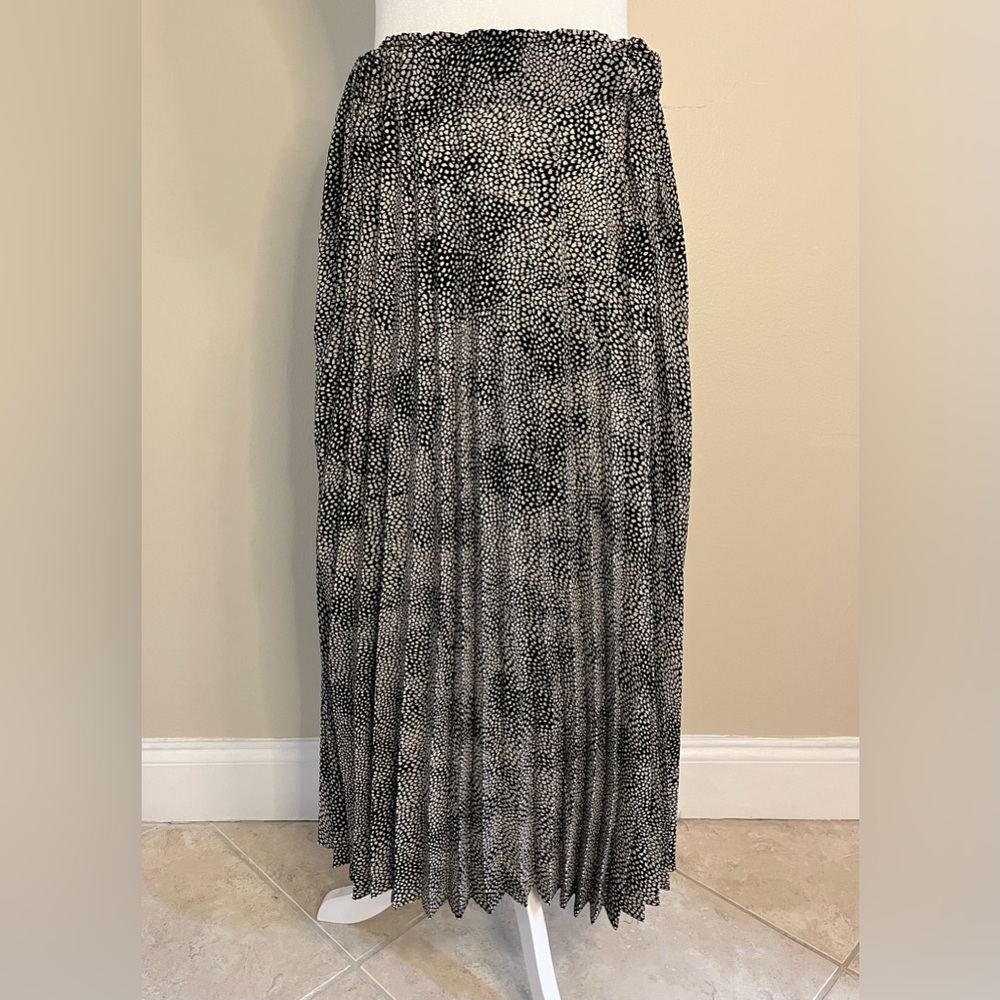 T Tahari Pleated Midi Skirt - Black and Cream